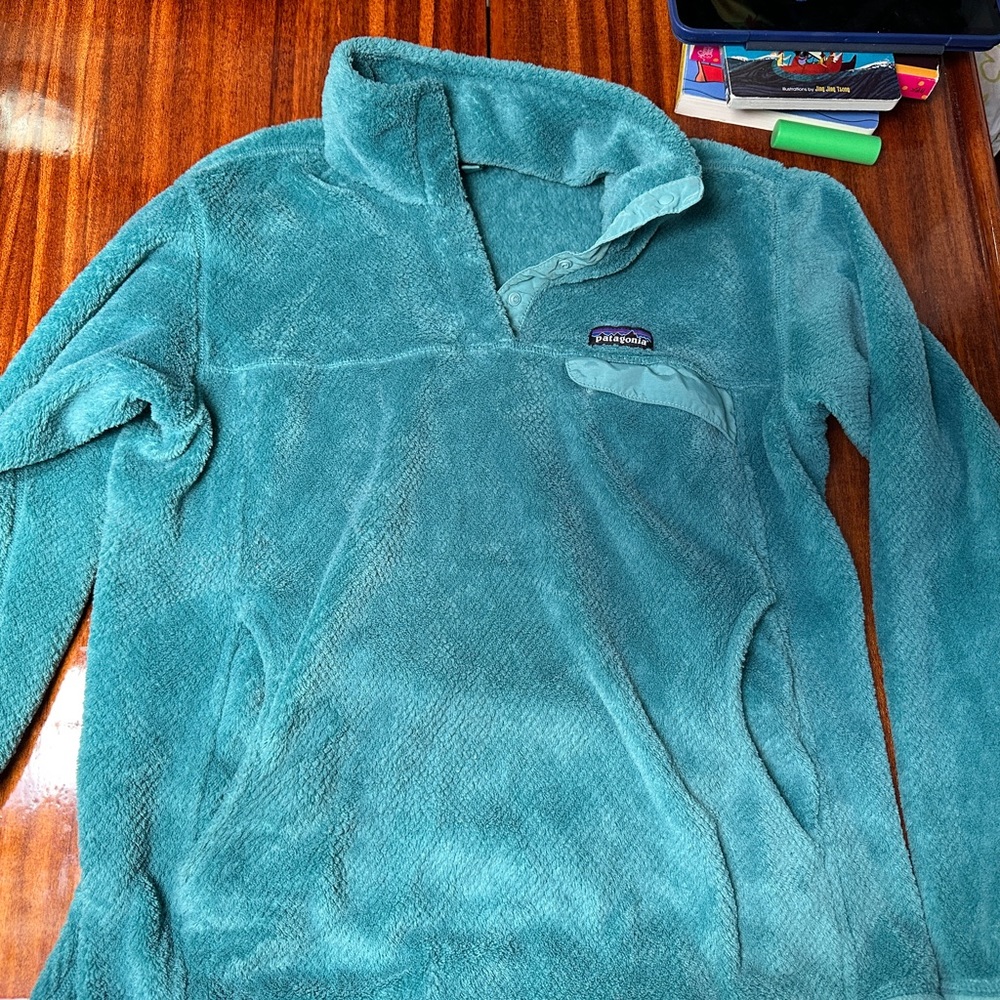 Patagonia teal fleece